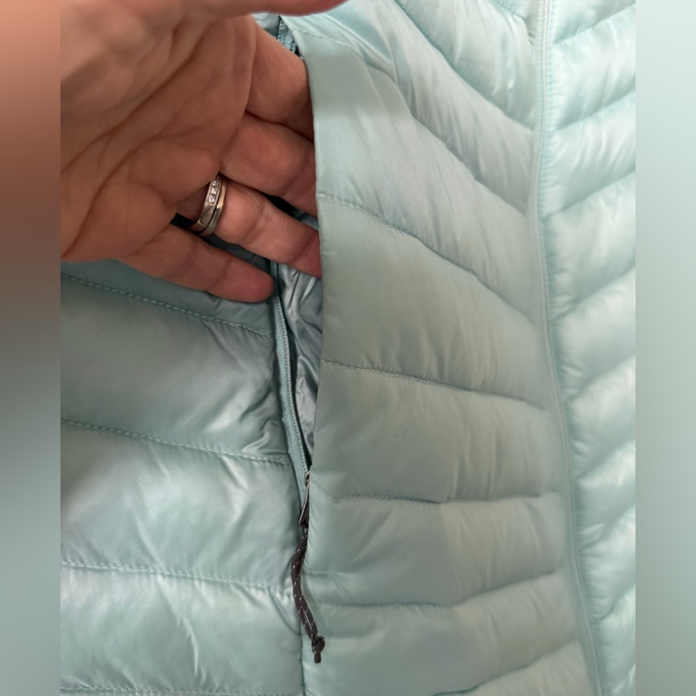Columbia Women's Aqua Quilted Vest, Omni Heat, Size L - Picture 5 of 8